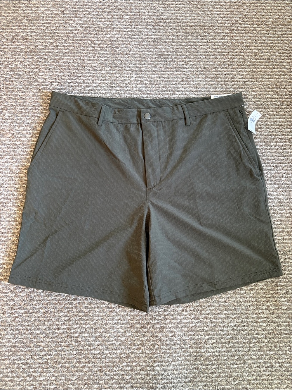 NWT Old Navy Men's Olive Green Quick Dry Shorts - Size 40